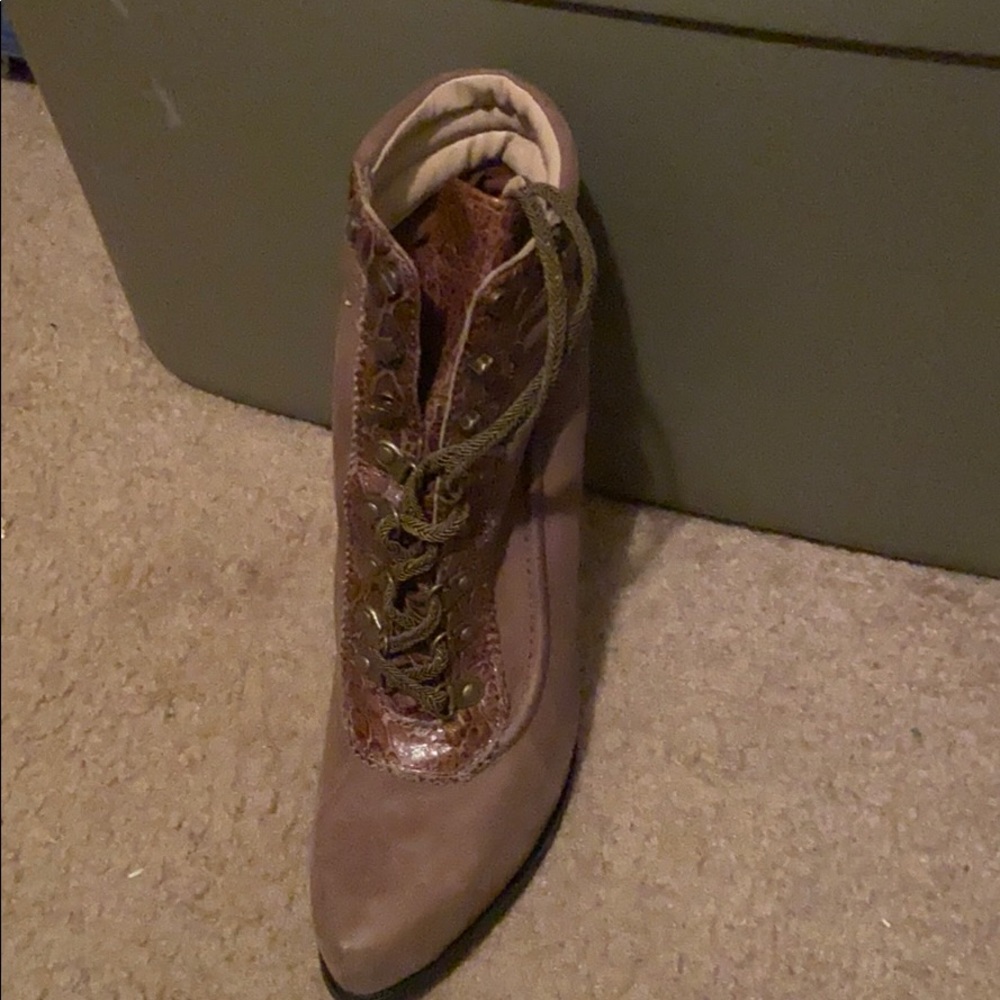 Brown bootie - Picture 2 of 3